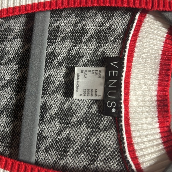 Venus cardigan weather size large - Picture 3 of 5